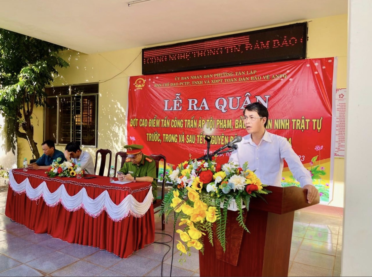 PHƯỜNG TÂN LẬP TỔ CHỨC LỄ RA QUÂN CAO ĐIỂM TẤN CÔNG TRẤN ÁP TỘI PHẠM, ĐẢM BẢO AN NINH TRẬT TỰ TRƯỚC, TRONG VÀ SAU TẾT NGUYÊN ĐÁN GIÁP THÌN 2024.